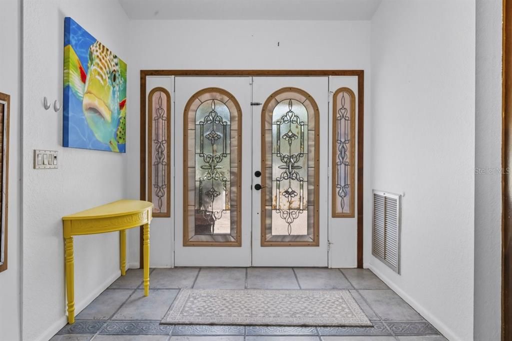 Под контрактом: $415,000 (3 спален, 3 ванн, 2052 Квадратных фут)