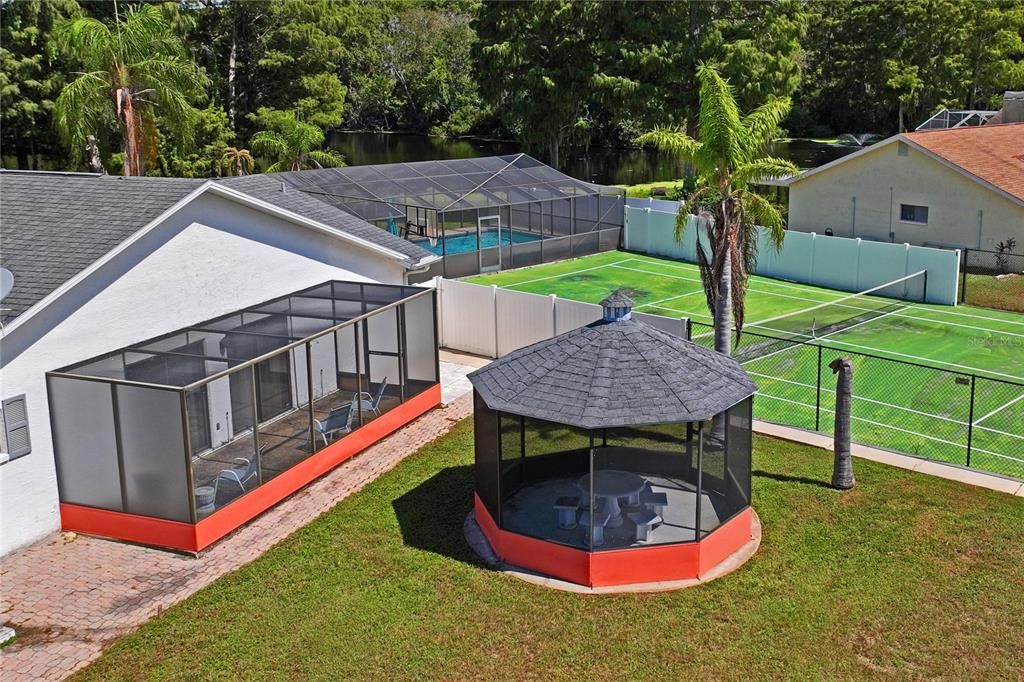 Под контрактом: $415,000 (3 спален, 3 ванн, 2052 Квадратных фут)