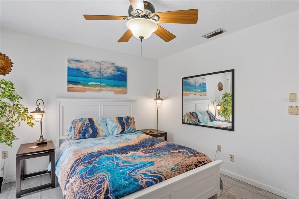 Под контрактом: $415,000 (3 спален, 3 ванн, 2052 Квадратных фут)