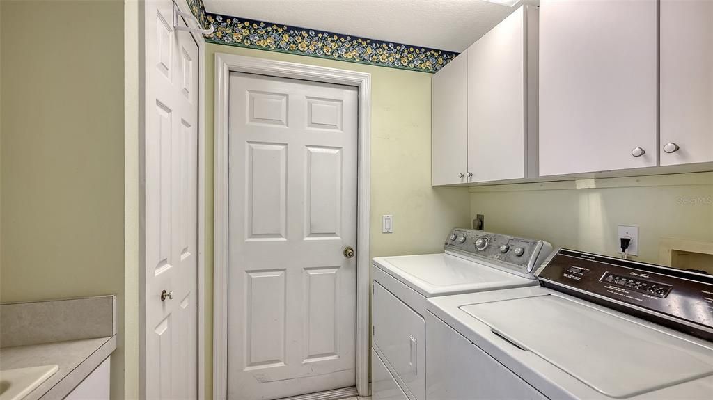 Active With Contract: $482,000 (3 beds, 2 baths, 2014 Square Feet)