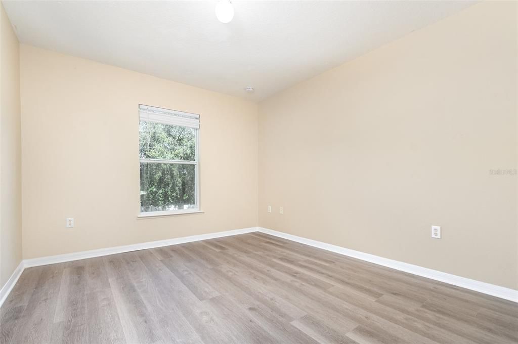 For Sale: $314,900 (3 beds, 2 baths, 2332 Square Feet)