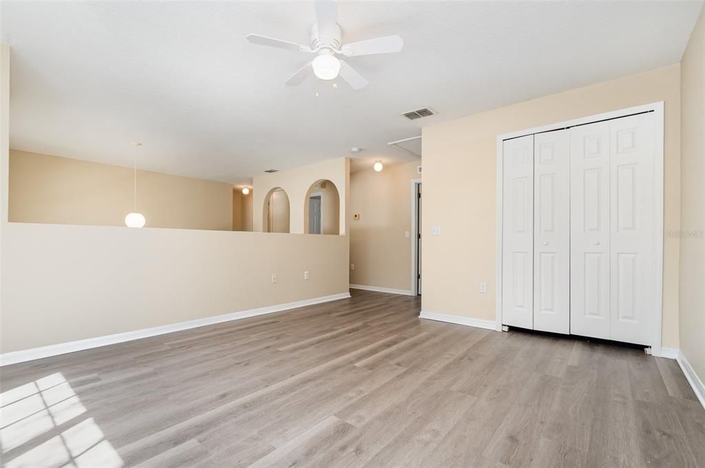 For Sale: $314,900 (3 beds, 2 baths, 2332 Square Feet)