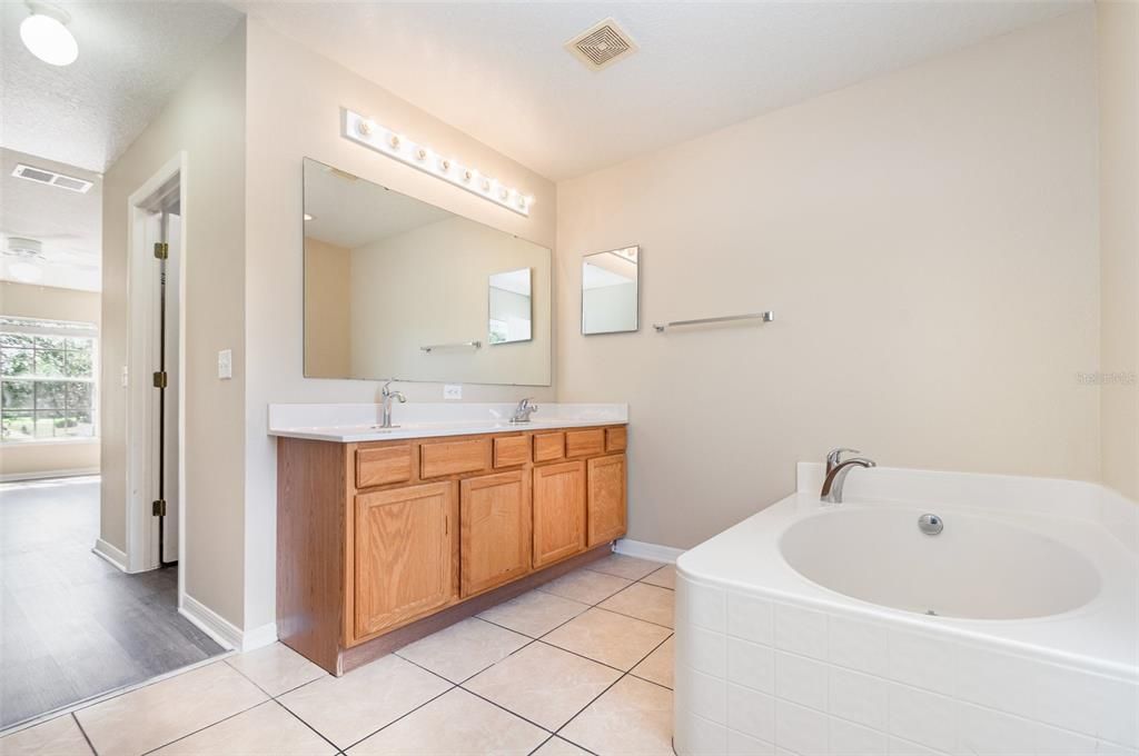 For Sale: $314,900 (3 beds, 2 baths, 2332 Square Feet)