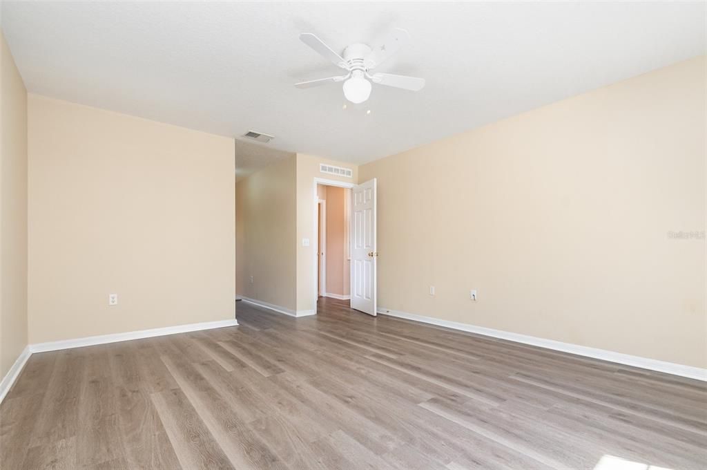 For Sale: $314,900 (3 beds, 2 baths, 2332 Square Feet)