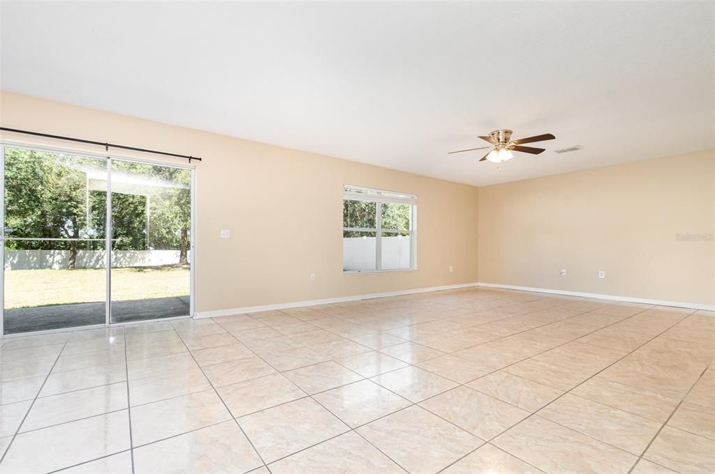 For Sale: $314,900 (3 beds, 2 baths, 2332 Square Feet)