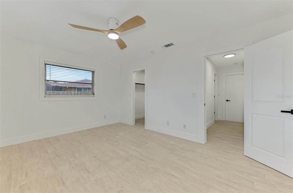 For Sale: $389,000 (3 beds, 2 baths, 1839 Square Feet)