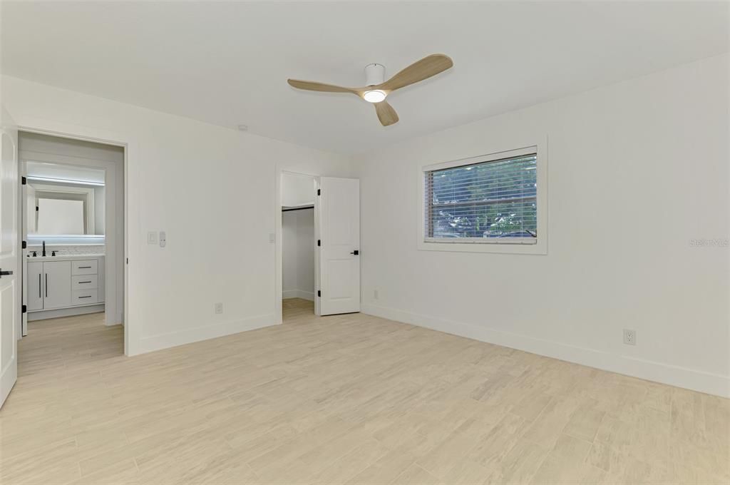 For Sale: $389,000 (3 beds, 2 baths, 1839 Square Feet)