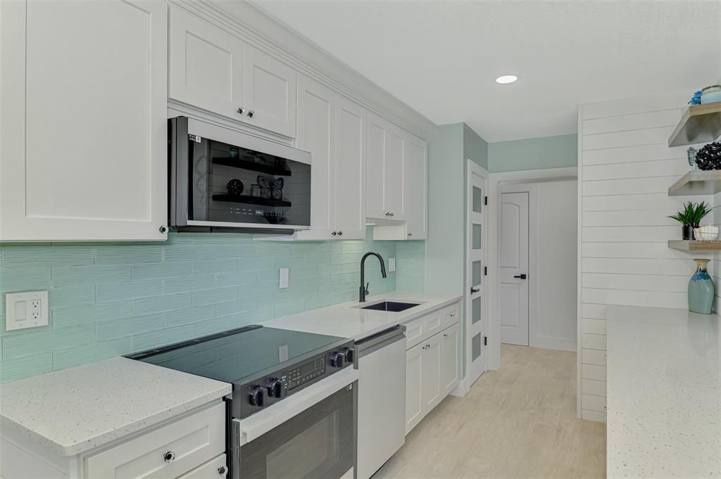 For Sale: $389,000 (3 beds, 2 baths, 1839 Square Feet)