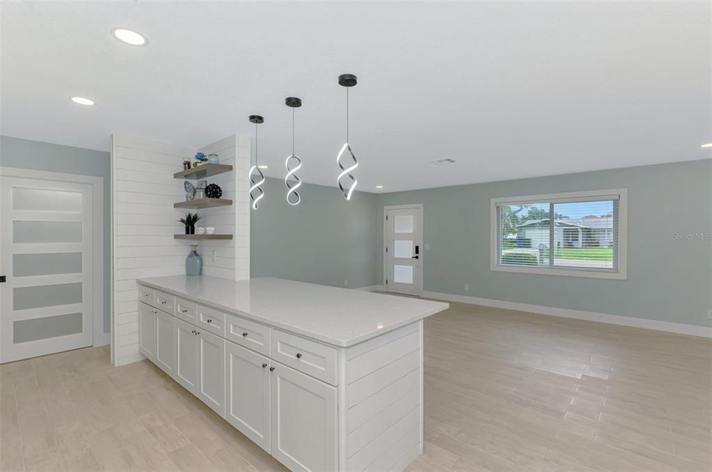 For Sale: $389,000 (3 beds, 2 baths, 1839 Square Feet)