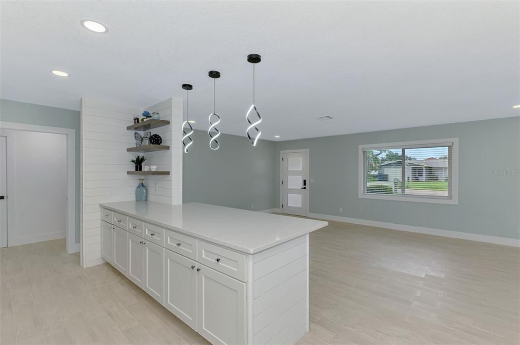 For Sale: $389,000 (3 beds, 2 baths, 1839 Square Feet)