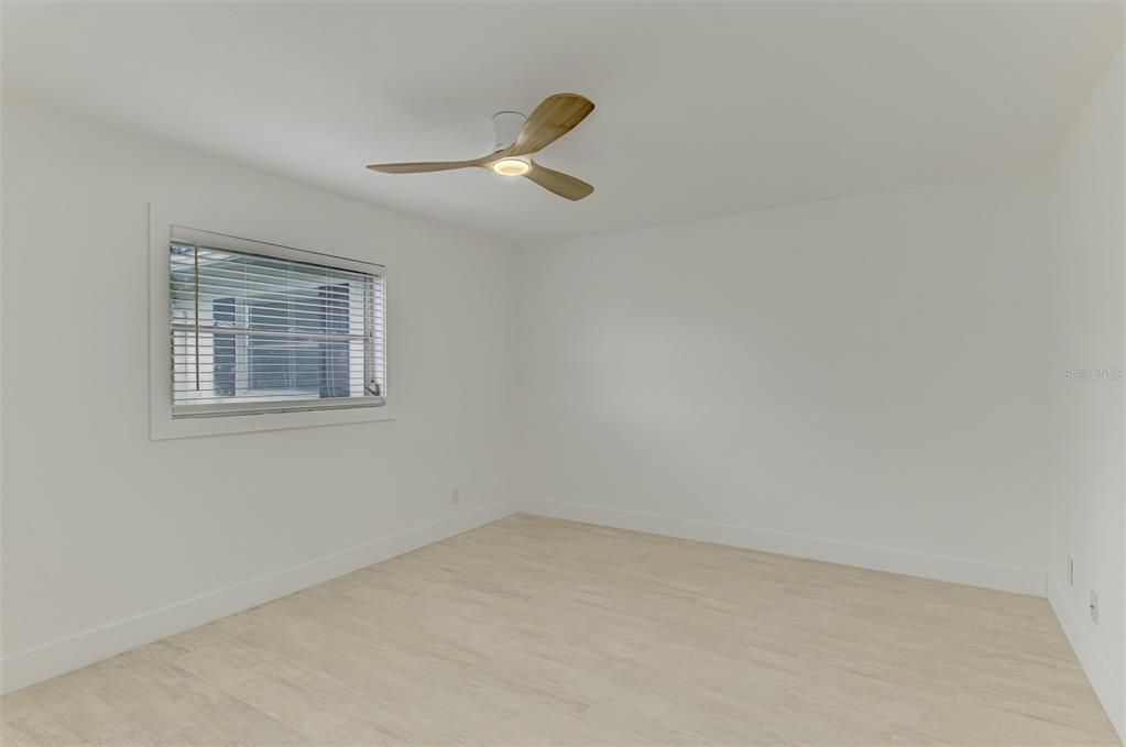 For Sale: $389,000 (3 beds, 2 baths, 1839 Square Feet)