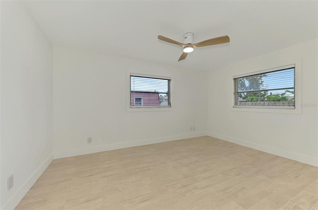 For Sale: $389,000 (3 beds, 2 baths, 1839 Square Feet)