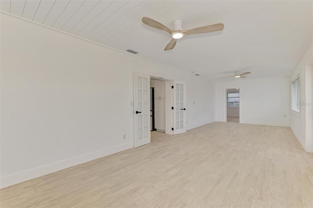 For Sale: $389,000 (3 beds, 2 baths, 1839 Square Feet)