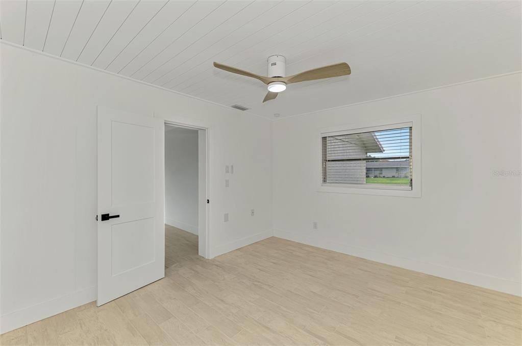 For Sale: $389,000 (3 beds, 2 baths, 1839 Square Feet)