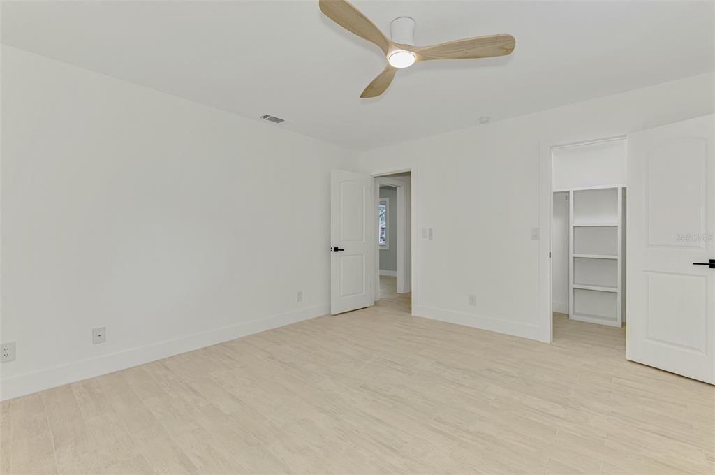 For Sale: $389,000 (3 beds, 2 baths, 1839 Square Feet)