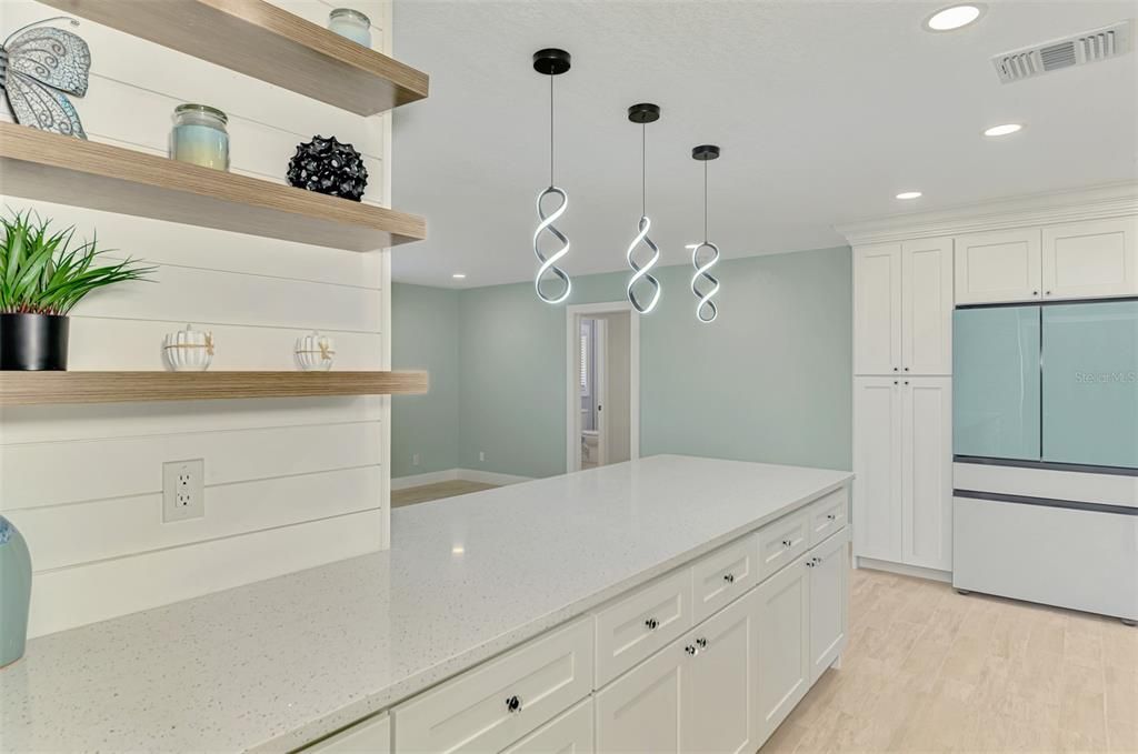 For Sale: $389,000 (3 beds, 2 baths, 1839 Square Feet)