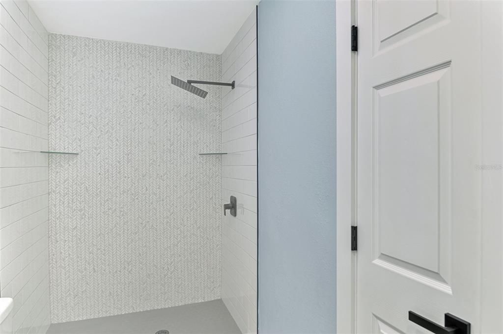 For Sale: $389,000 (3 beds, 2 baths, 1839 Square Feet)