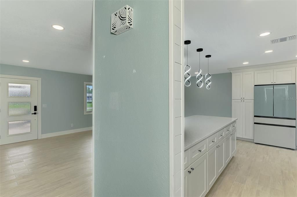 For Sale: $389,000 (3 beds, 2 baths, 1839 Square Feet)