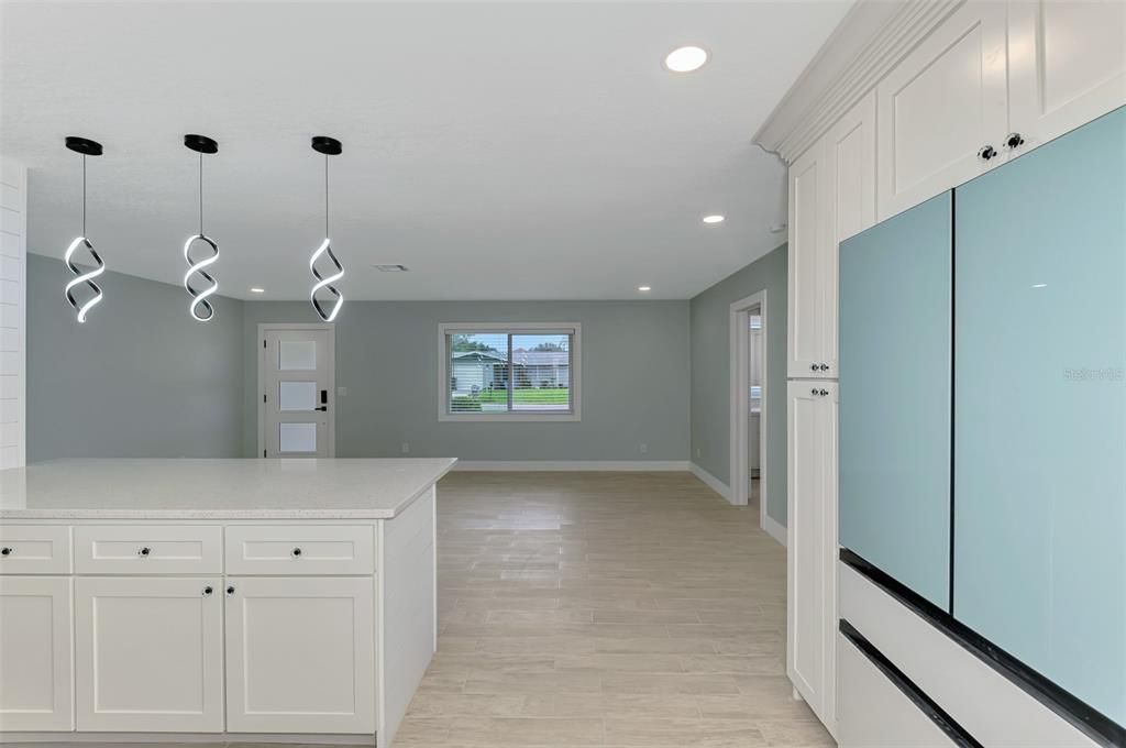 For Sale: $389,000 (3 beds, 2 baths, 1839 Square Feet)