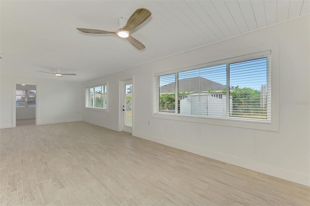 For Sale: $389,000 (3 beds, 2 baths, 1839 Square Feet)