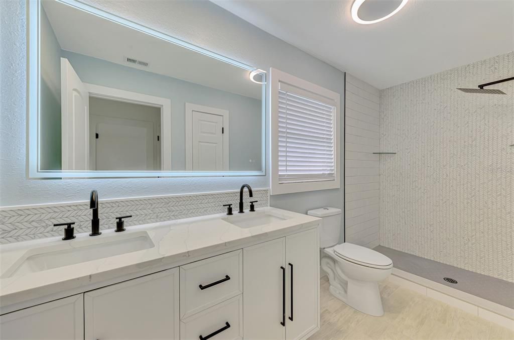 For Sale: $389,000 (3 beds, 2 baths, 1839 Square Feet)