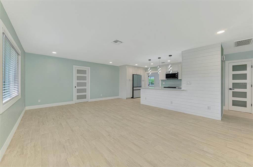 For Sale: $389,000 (3 beds, 2 baths, 1839 Square Feet)