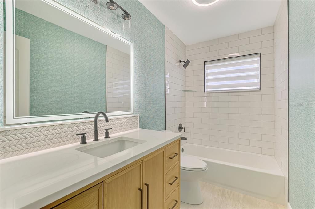 For Sale: $389,000 (3 beds, 2 baths, 1839 Square Feet)