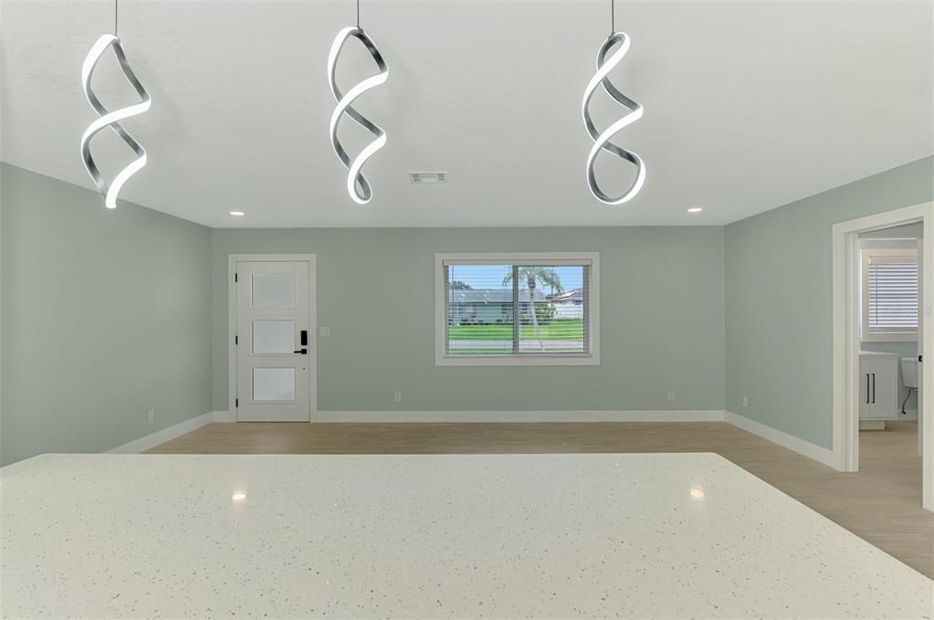 For Sale: $389,000 (3 beds, 2 baths, 1839 Square Feet)