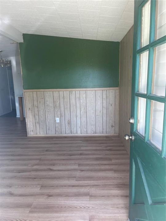 Active With Contract: $185,000 (3 beds, 1 baths, 1125 Square Feet)