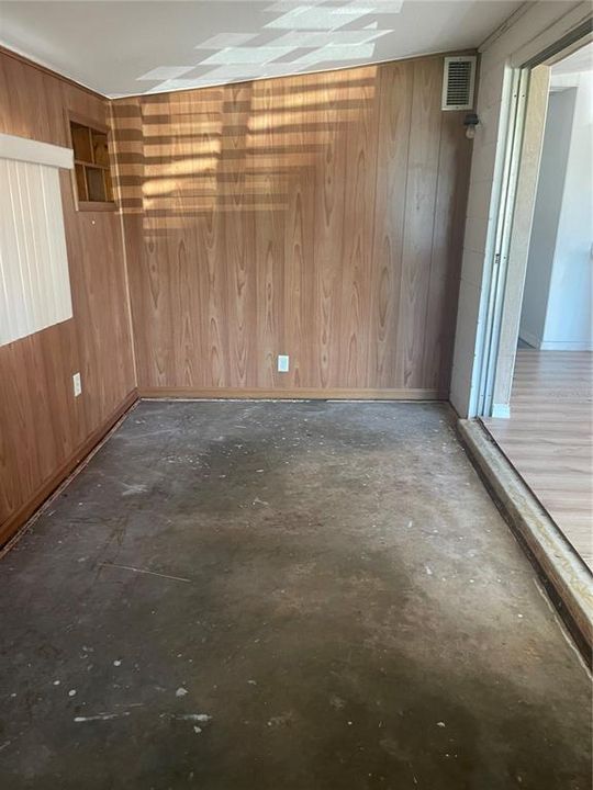 Active With Contract: $185,000 (3 beds, 1 baths, 1125 Square Feet)