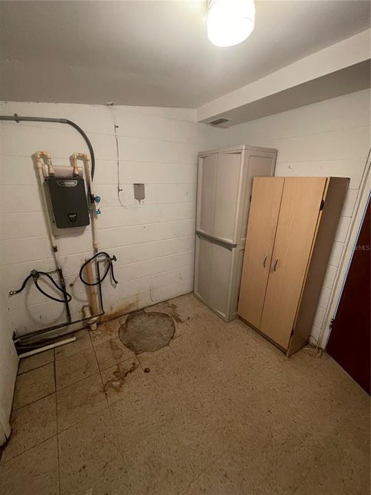 Active With Contract: $185,000 (3 beds, 1 baths, 1125 Square Feet)