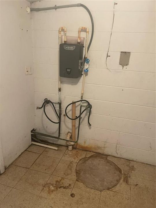 Active With Contract: $185,000 (3 beds, 1 baths, 1125 Square Feet)