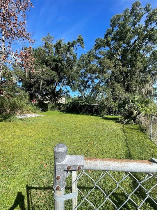 Active With Contract: $185,000 (3 beds, 1 baths, 1125 Square Feet)