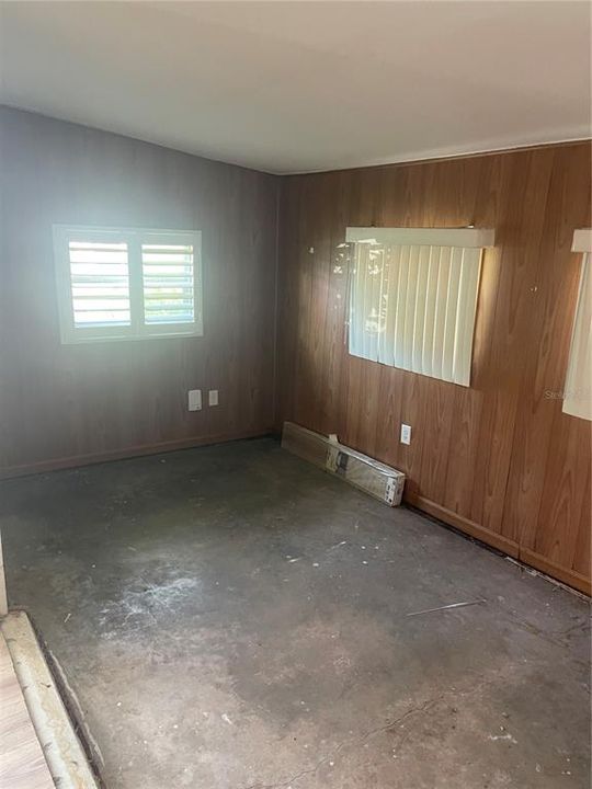 Active With Contract: $185,000 (3 beds, 1 baths, 1125 Square Feet)