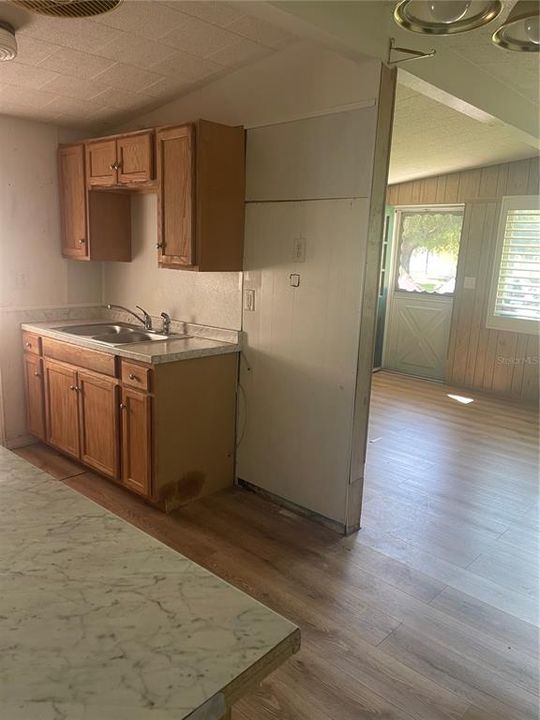 Active With Contract: $185,000 (3 beds, 1 baths, 1125 Square Feet)