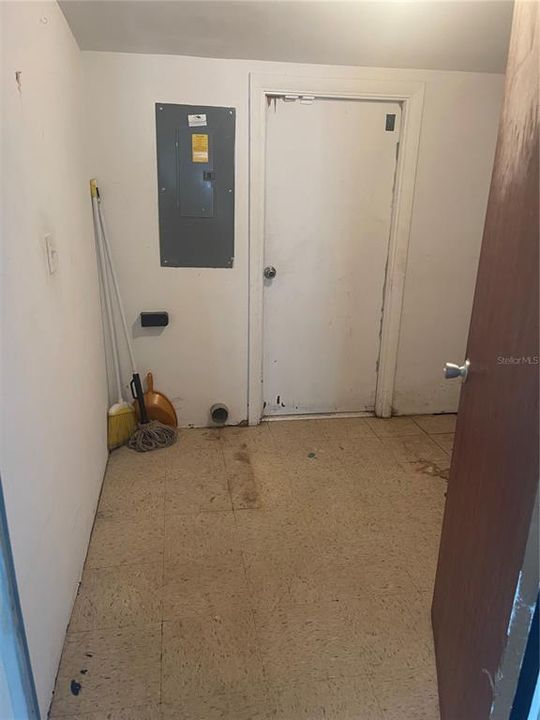 Active With Contract: $185,000 (3 beds, 1 baths, 1125 Square Feet)