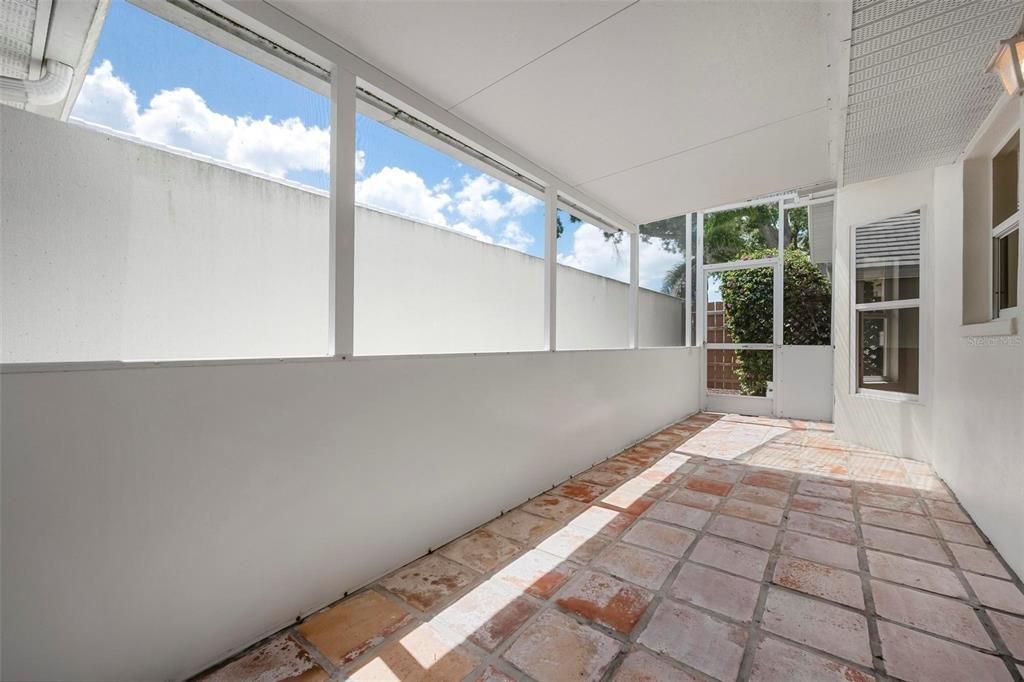 В аренду: $3,300 (2 спален, 2 ванн, 1327 Квадратных фут)