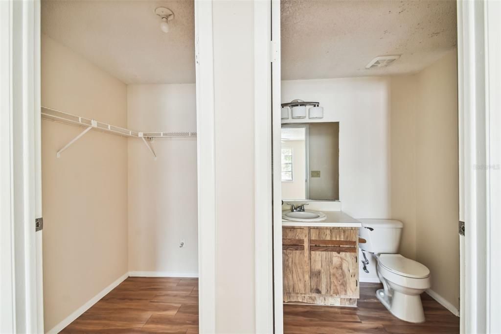 待售: $140,000 (2 贝兹, 2 浴室, 915 平方英尺)