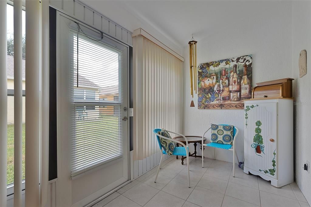 待售: $229,900 (2 贝兹, 2 浴室, 893 平方英尺)