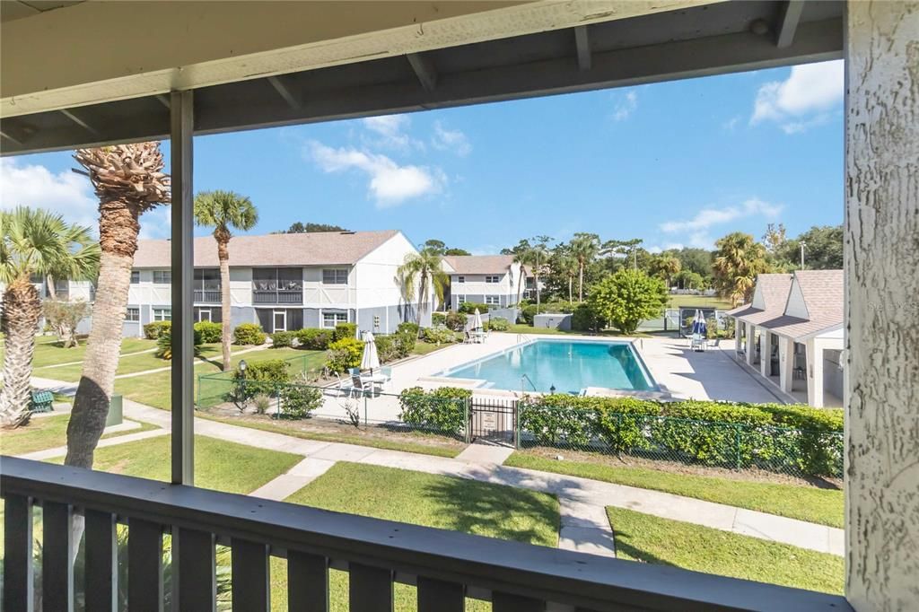 For Sale: $170,000 (2 beds, 2 baths, 967 Square Feet)