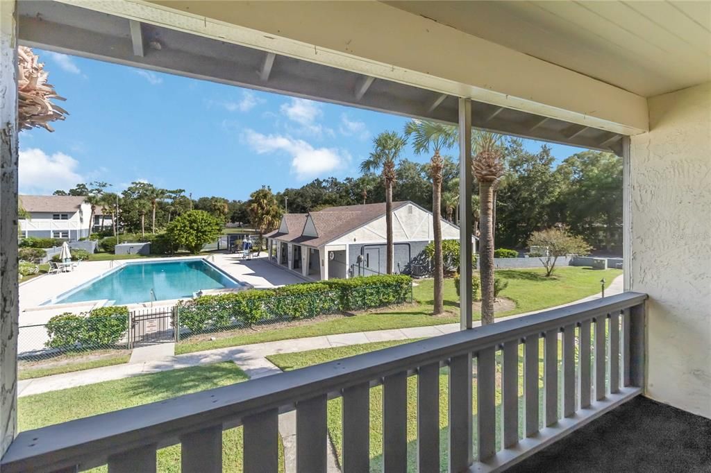 For Sale: $170,000 (2 beds, 2 baths, 967 Square Feet)