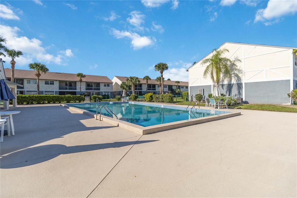 For Sale: $170,000 (2 beds, 2 baths, 967 Square Feet)