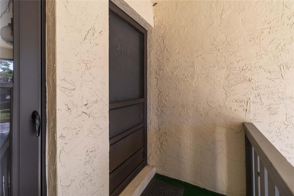 For Sale: $170,000 (2 beds, 2 baths, 967 Square Feet)