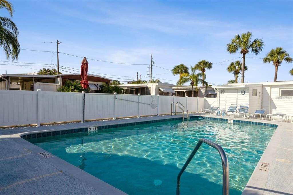 For Sale: $45,900 (1 beds, 1 baths, 700 Square Feet)