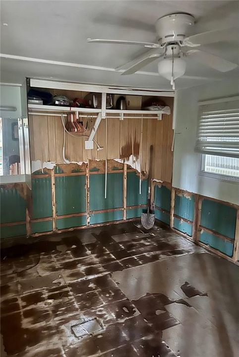 For Sale: $45,900 (1 beds, 1 baths, 700 Square Feet)