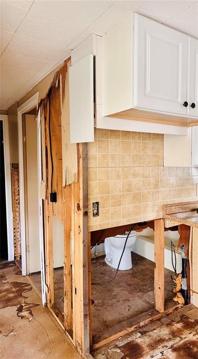 For Sale: $45,900 (1 beds, 1 baths, 700 Square Feet)