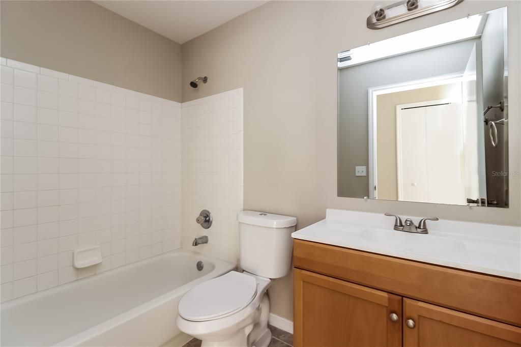 В аренду: $1,765 (4 спален, 2 ванн, 1250 Квадратных фут)