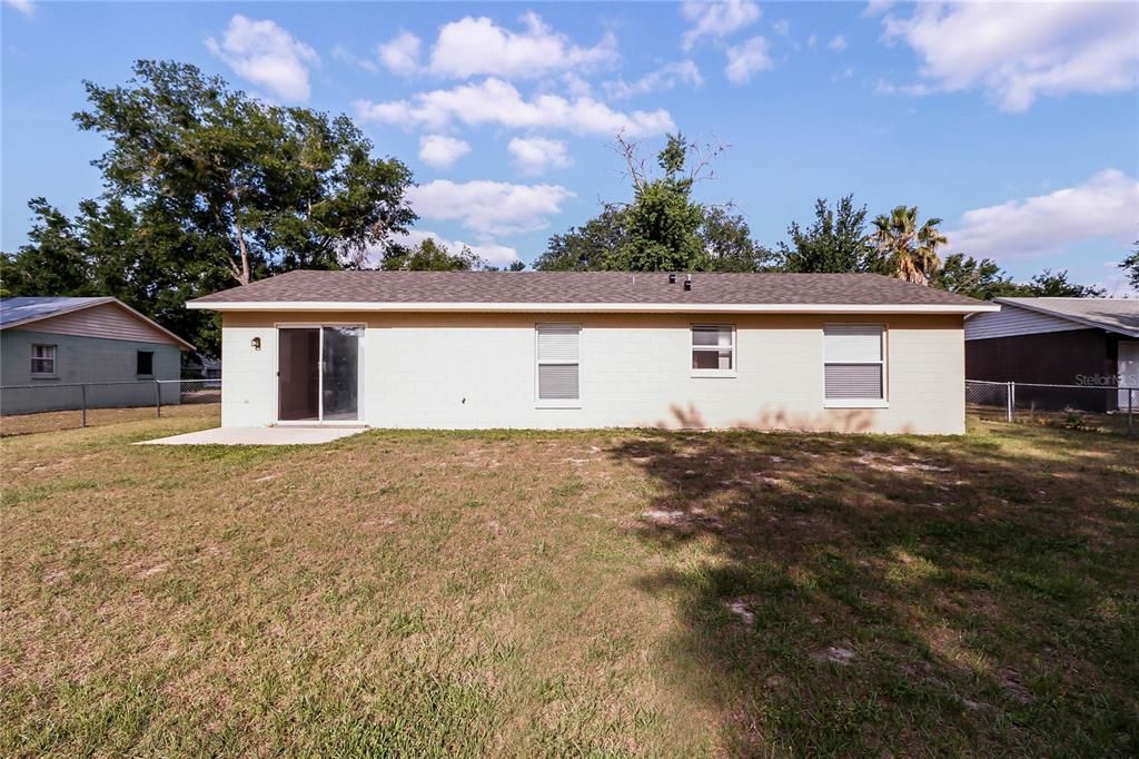 В аренду: $1,765 (4 спален, 2 ванн, 1250 Квадратных фут)