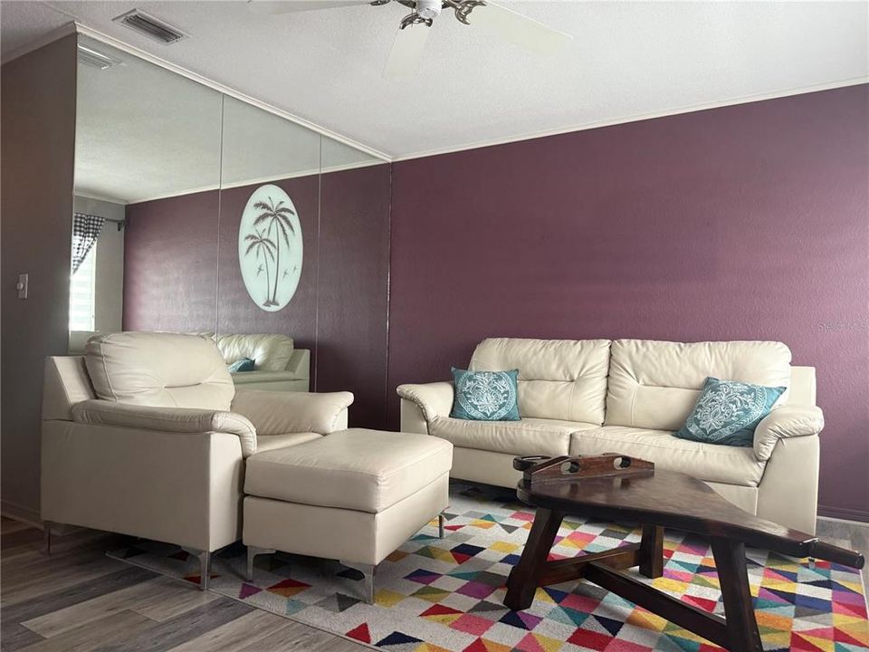 待售: $70,000 (1 贝兹, 1 浴室, 608 平方英尺)