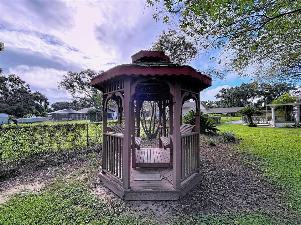 На продажу: $369,900 (3 спален, 2 ванн, 1579 Квадратных фут)